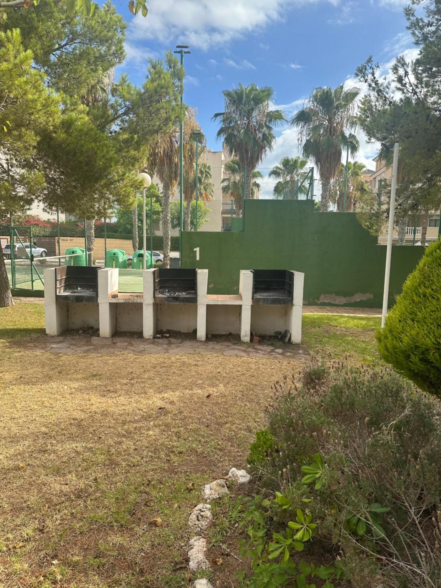 Apartamento En Bajo Con Jardin Y Patio En La Playa Oriola  Exterior foto